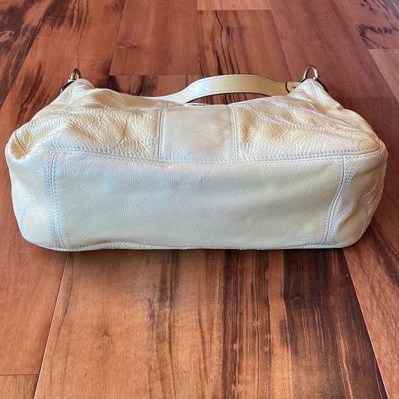 Coach Signature Stitched Yellow Cream Patent Leather Hobo Shoulder Bag F19282 - Picture 2 of 12